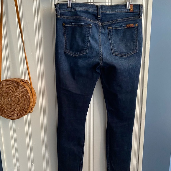 ✨HP✨ Gorgeous 7 for All Mankind Dark The Ankle Skinny wash distressed. S… - Picture 6 of 9